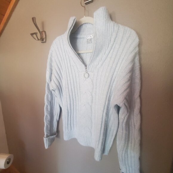 Venus Light Blue Cable Knit Sweater size small - Picture 3 of 4